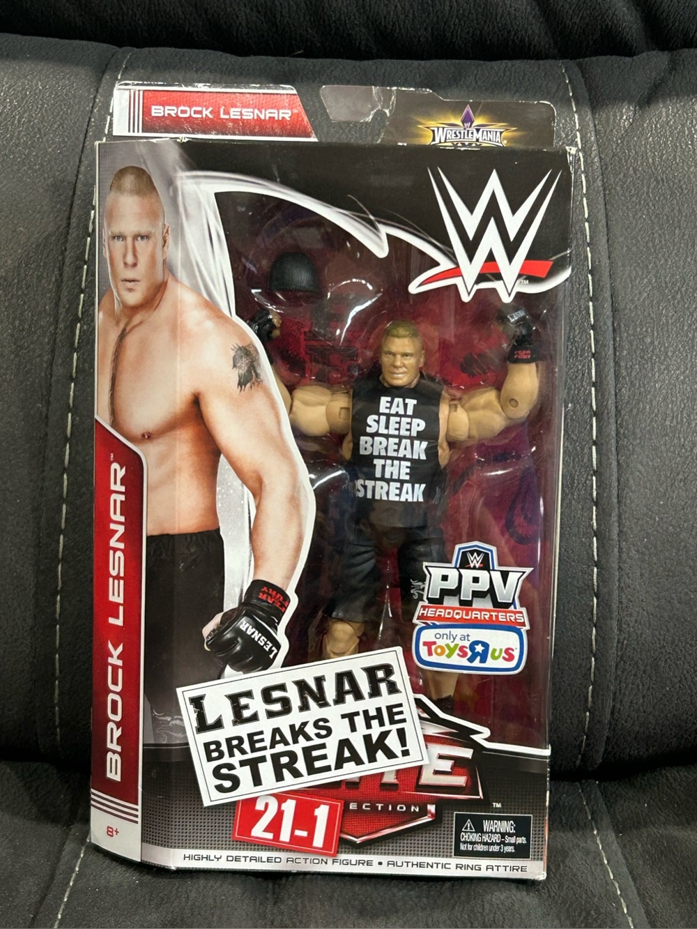WWE Brock Lesnar breaks the streak elite! Toysrus exclusive!
